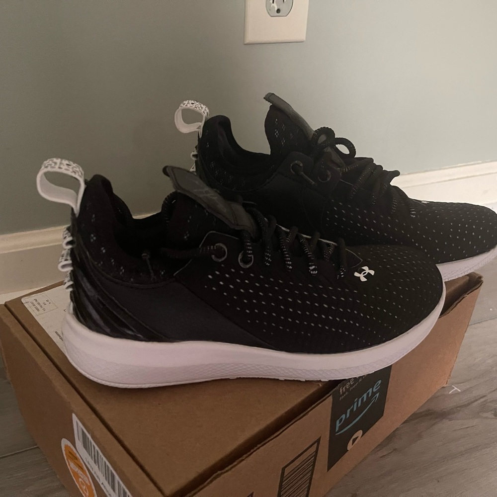 Under Armour Turf Shoes Size 7